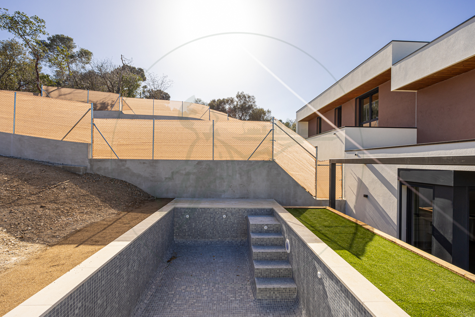 Construction unique de maisons éco-efficaces à Collserola.