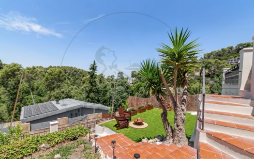 Casa unifamiliar recién reformada en La Floresta.