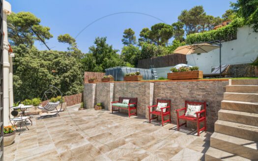 Casa unifamiliar recién reformada en La Floresta.