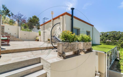 Casa unifamiliar recién reformada en La Floresta.