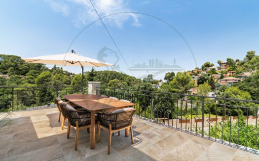 Casa unifamiliar recién reformada en La Floresta.