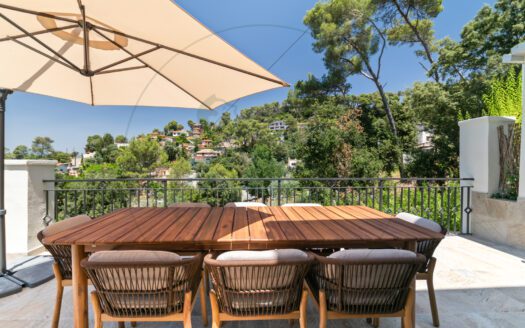 Casa unifamiliar recién reformada en La Floresta.