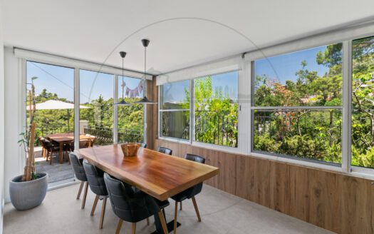 Casa unifamiliar recién reformada en La Floresta.