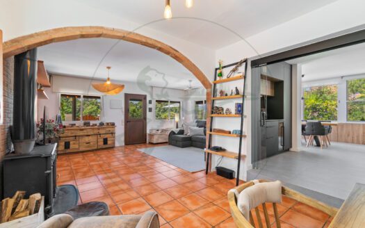 Casa unifamiliar recién reformada en La Floresta.