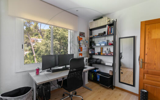 Casa unifamiliar recién reformada en La Floresta.
