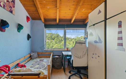 Casa unifamiliar recién reformada en La Floresta.
