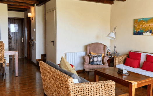 Casa de estilo Cerdanya en el vecindario de Cortàs