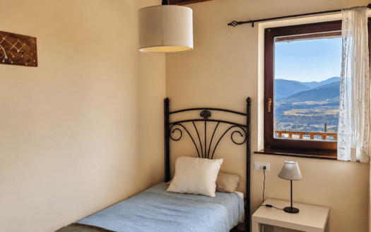 Casa de estilo Cerdanya en el vecindario de Cortàs