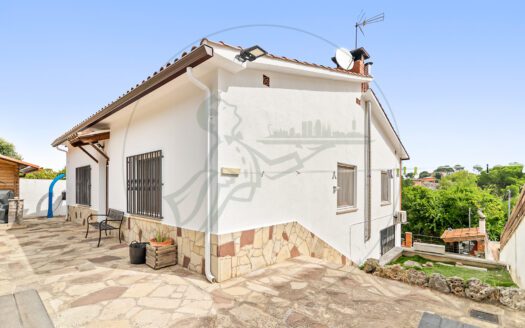 Presentamos en exclusiva esta vivienda unifamiliar en La Floresta, a solo 750 metros de la estación de tren de Valldoreix.