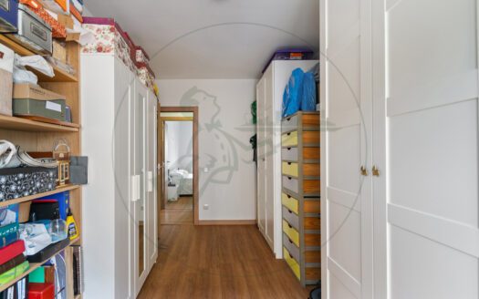 Presentamos en exclusiva esta vivienda unifamiliar en La Floresta, a solo 750 metros de la estación de tren de Valldoreix.