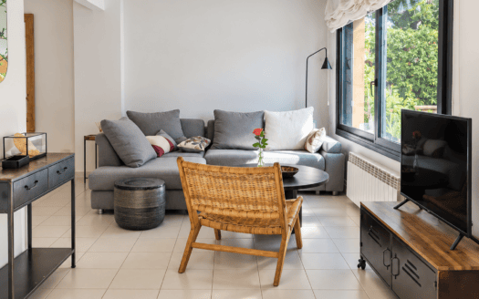 Loft amueblado con jardín privado y piscina en Valldoreix